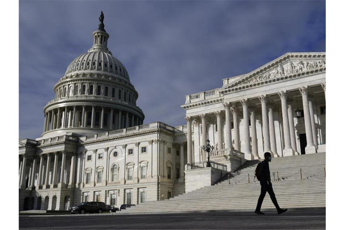 Widerstand im US-Senat gegen Bidens Impfvorgaben für Firmen Im US-Senat macht sich Widerstand gegen Bidens Impfvorgaben breit. Foto: Patrick Semansky/AP/dpa