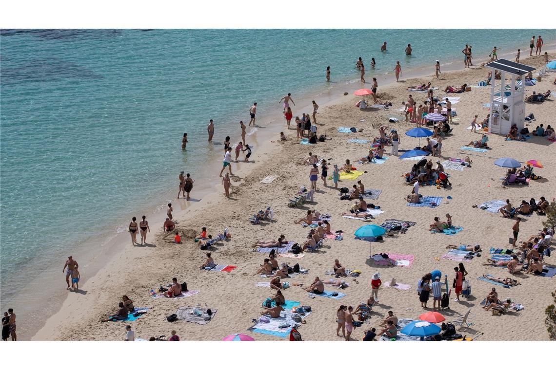 Dertour legt stark zu – 31 Prozent mehr Wintergäste Im vergangenen Winter zog es wieder viele deutsche Urlauberinnen und Urlauber nach Spanien. (Symbolbild)