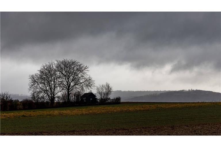 Im Verlauf des Donnerstags ziehen  dünne Wolkenfelder von Südwesten her auf (Symbolbild).