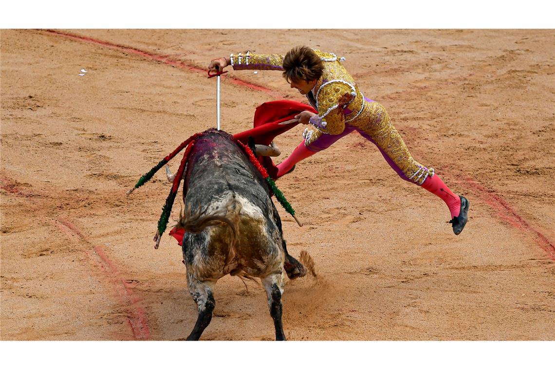 Solidarität mit Palästinensern bei Sanfermín-Fest in Spanien Im Verlauf des neuntätigen San Fermín-Festes in Pamplona werden 48 Bullen getötet.