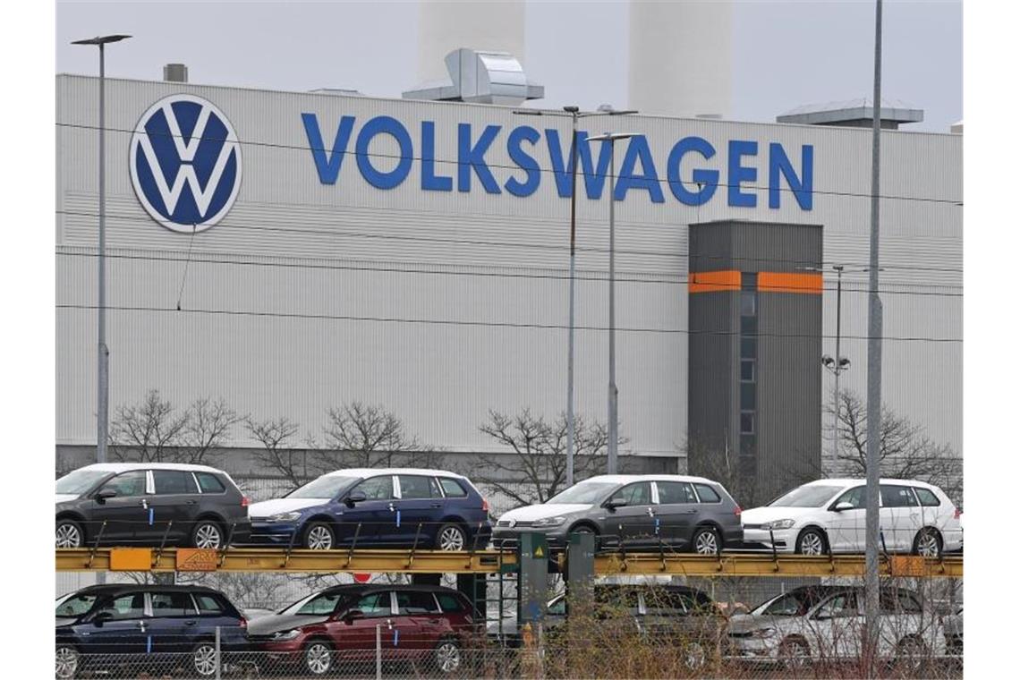 Im Volkswagen-Werk in Zwickau wird am 20. April die Fertigung wieder aufgenommen. Foto: Hendrik Schmidt/dpa-Zentralbild/ZB
