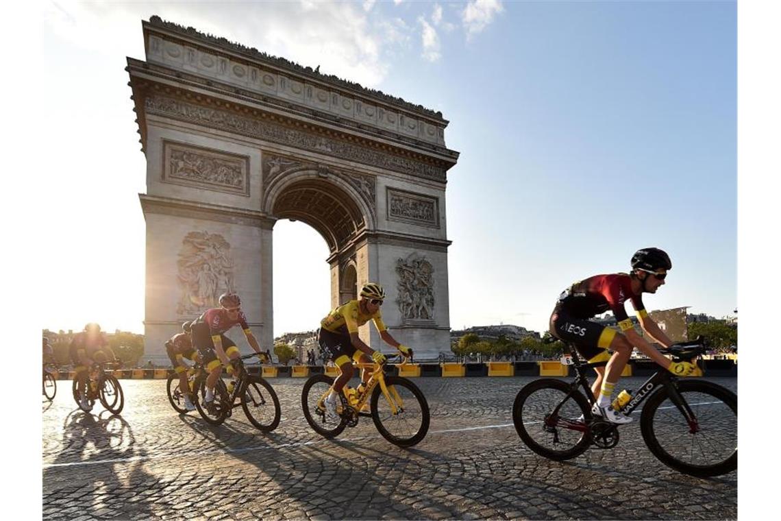 Im Vorjahr gewann der Kolumbianer Egan Bernal in Paris das Gelbe Trikot. Foto: Pa Wire/PA Wire/dpa