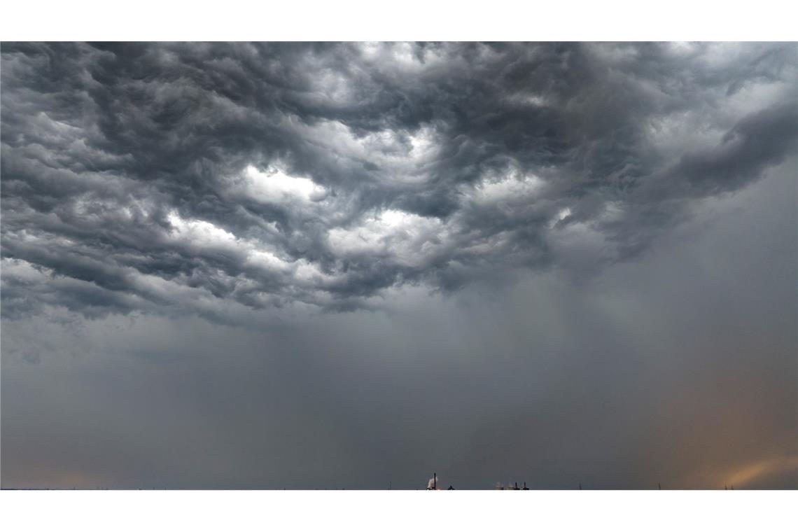 Im Westen Gewitter und Starkregen möglich Im Westen sind heute Gewitter und Starkregen möglich. (Symbolbild)