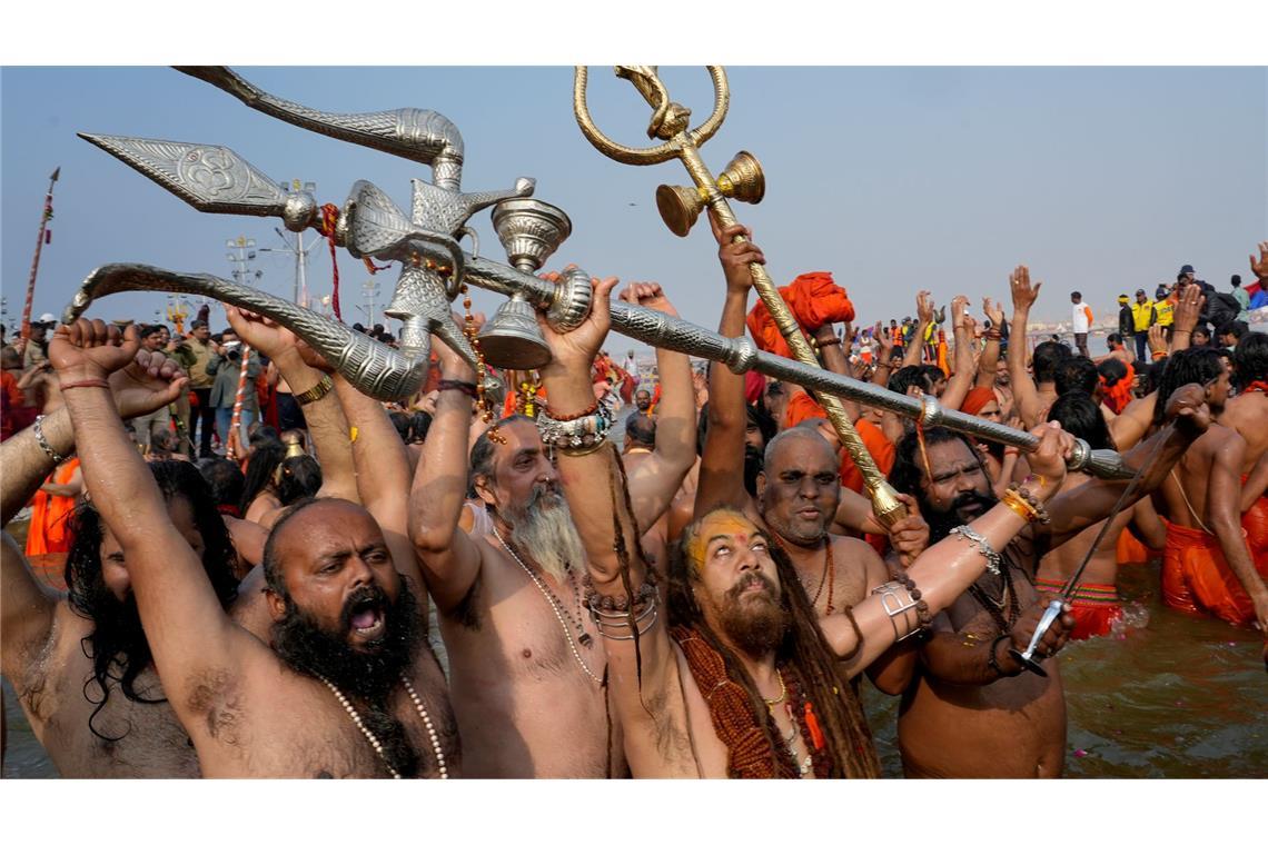 Pilgerfest in Indien: 30 Tote bei Massenpanik Im Zentrum des sechswöchigen Festivals stehen rituelle Waschungen an der Stelle, wo sich der Ganges und der Yamuna mit dem nur in der Mythologie existierenden Strom Saraswati vereinigen.
