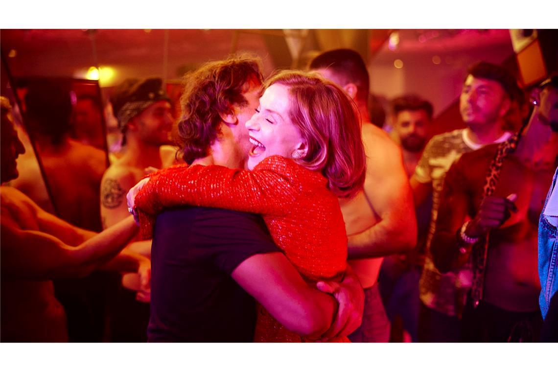 Im Zentrum steht ein glänzend aufgelegtes Duo: Isabelle Huppert als Marianne Farrère und Laurent Lafitte als Pierre-Alain Fantin.