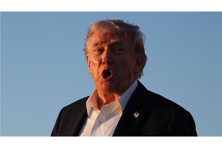 Im Zollstreit mit der Europäischen Union setzt Donald Trump eine Frist für die Umsetzung der Handelsvereinbarung (Archivfoto).