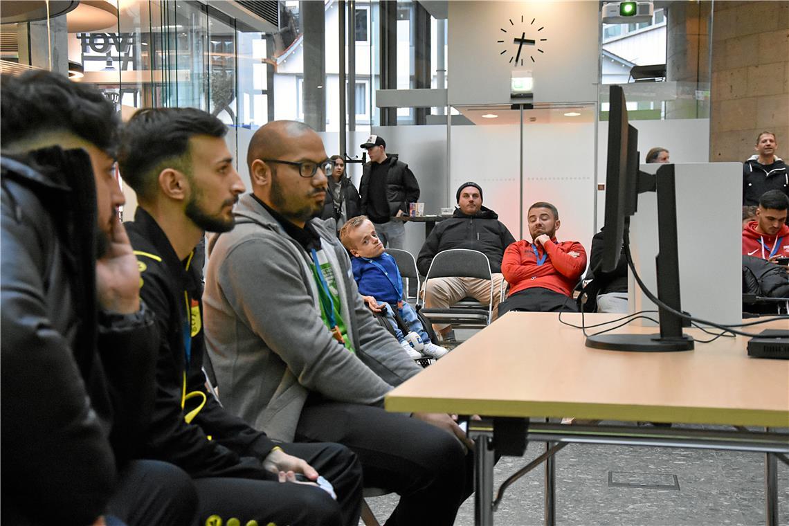 Imer Spatolaj vom FC Viktoria Backnang gewann das Halbfinale gegen Berkay Uzun v...