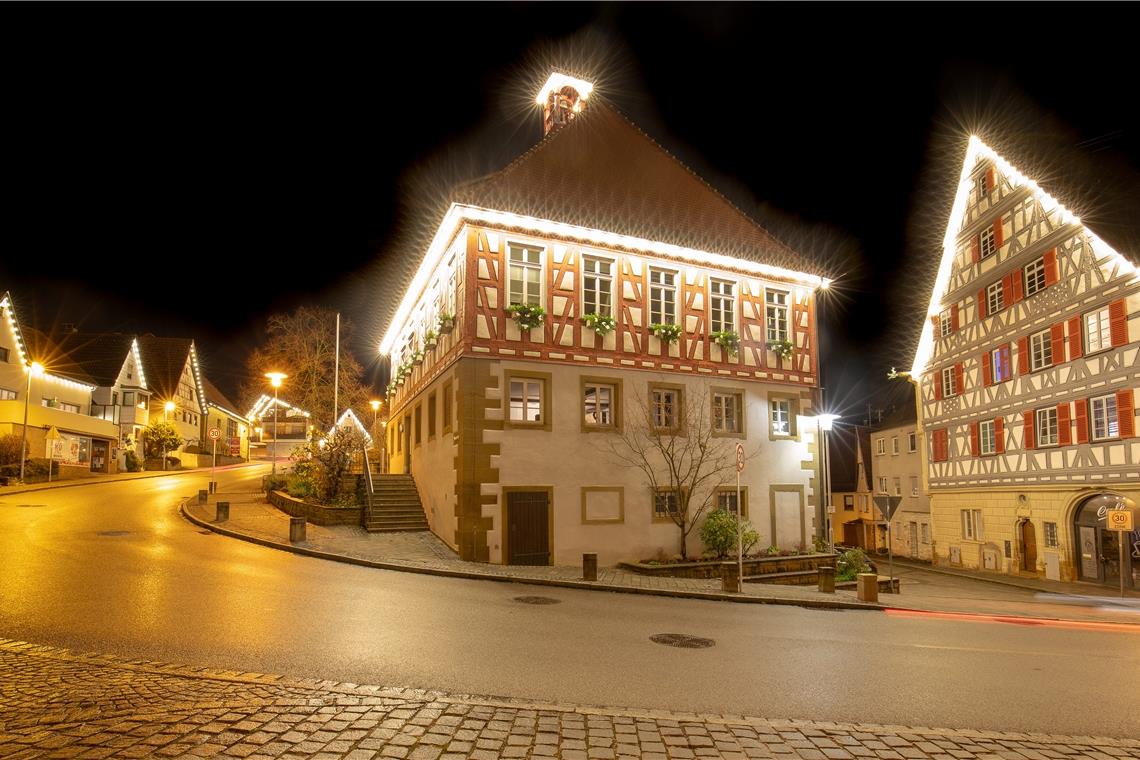 Immer ein besonderes Ereignis: Das Einschalten der vielen vorweihnachtlichen Lichter in Kirchberg. Foto: A. Becher