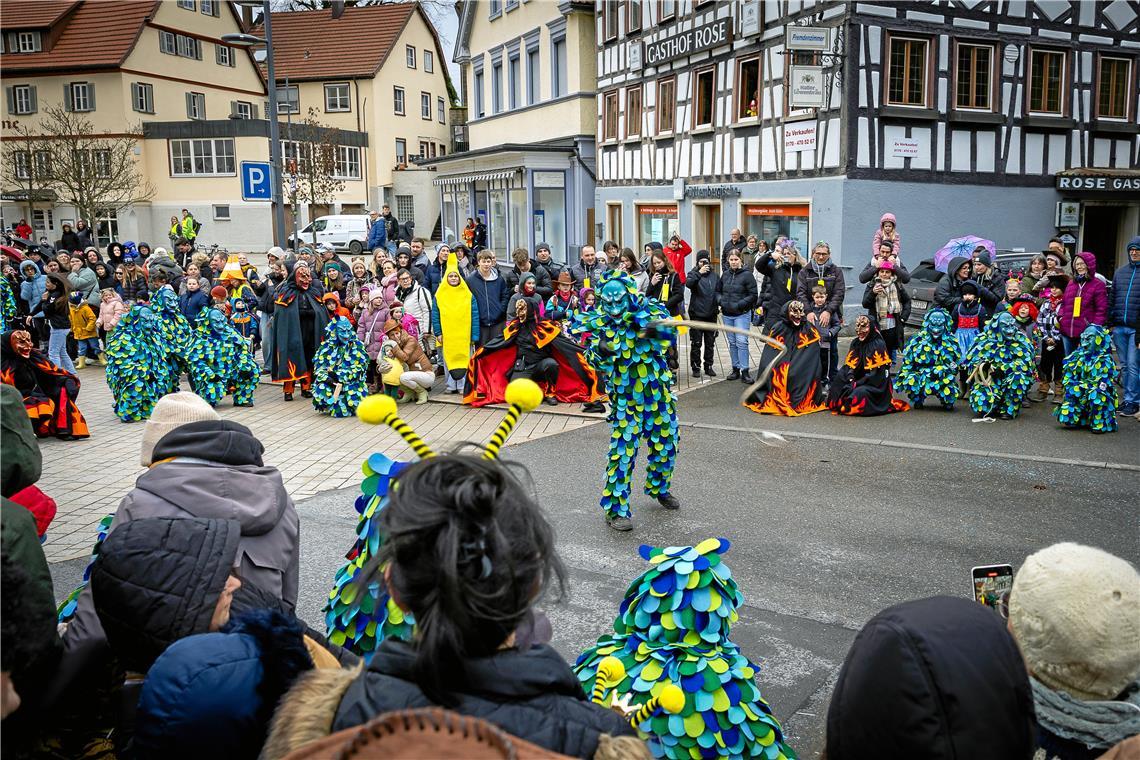 Immer ein Hingucker: Die Murreder Henderwäldler lassen die Karbatsche knallen.