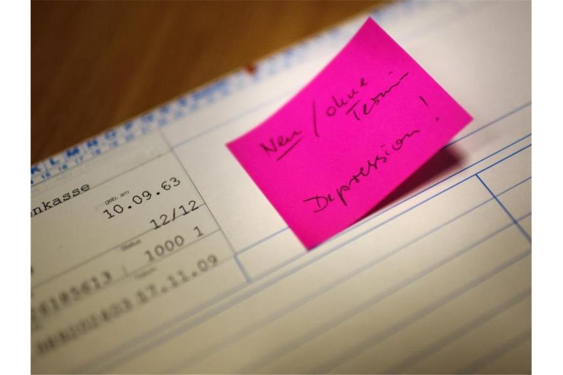 Immer mehr Krankschreibungen wegen Seelenleiden Immer mehr Arbeitnehmer werden einer Studie zufolge wegen psychischer Probleme krankgeschrieben. Foto: Arno Burgi