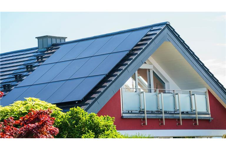 Immer mehr Haushalte in Deutschland setzen auf Sonnenenergie zur Stromerzeugung.