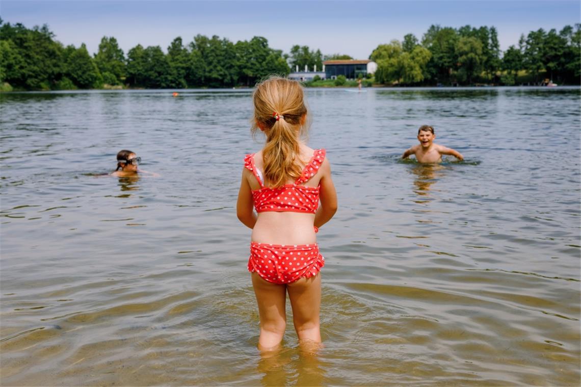 Warum so viele Kinder in Deutschland nicht schwimmen können Immer mehr Kinder in Deutschland sind Nichtschwimmer. Laut DLRG-Studie hat über die Hälfte kein Schwimmabzeichen. Was das über Schulen, Eltern und Politik aussagt.