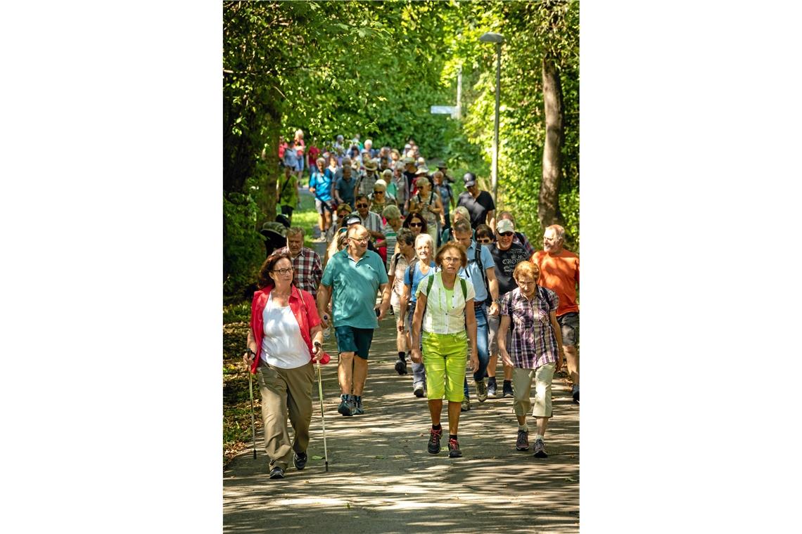 Wandertag in Weissach: Jeder Ortsteil hat seinen Charme Immer neue Rekorde werden bei den BKZ-Wandertagen aufgestellt: Diesmal war die Teilnehmerzahl dreistellig. Fotos: Alexander Becher