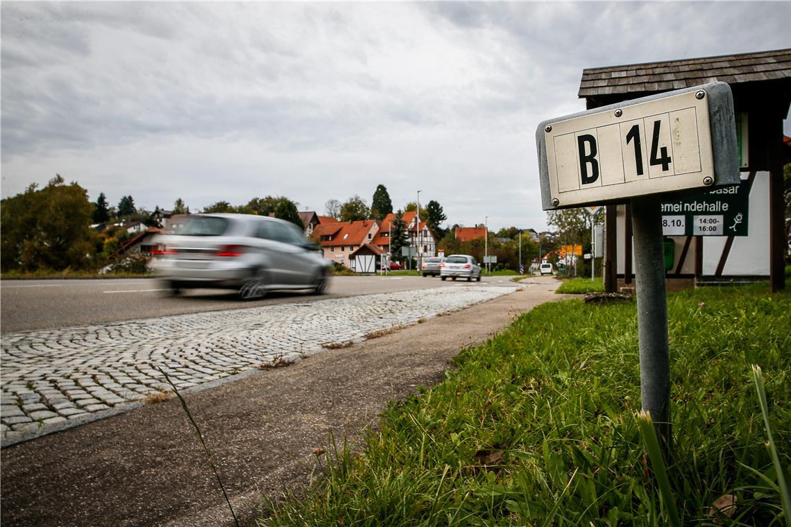 Motorradrennen auf der B14: Bürgermeister fordern Landrat zum Handeln auf Immer wieder gibt es Probleme auf der B14. Archivfoto: Alexander Becher