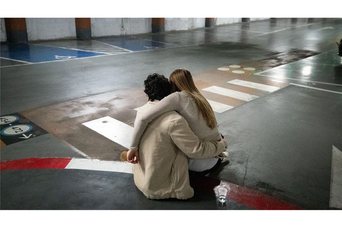 Immer wieder müssen die Menschen in Israel wegen iranischer Angriffe Schutz suchen. (Archivbild)