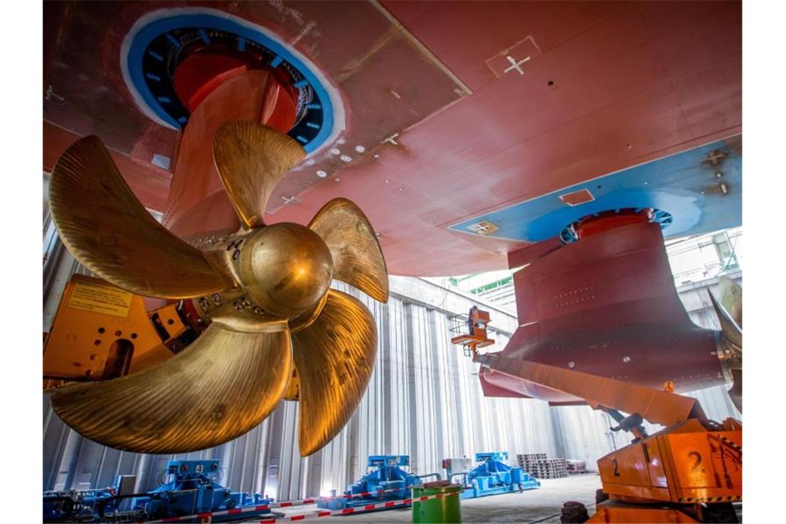 IG Metall: Mit emissionsfreiem Küstenverkehr Werften sichern Immer wieder sind die Werften von Krisen betroffen. Auch die Corona-Pandemie hat für erhebliche Unruhe in der Branche gesorgt. Die IG Metall sieht in der Klimaneutralität einen Weg aus der Krise. Foto: Jens Büttner/dpa-Zentralbild/dpa