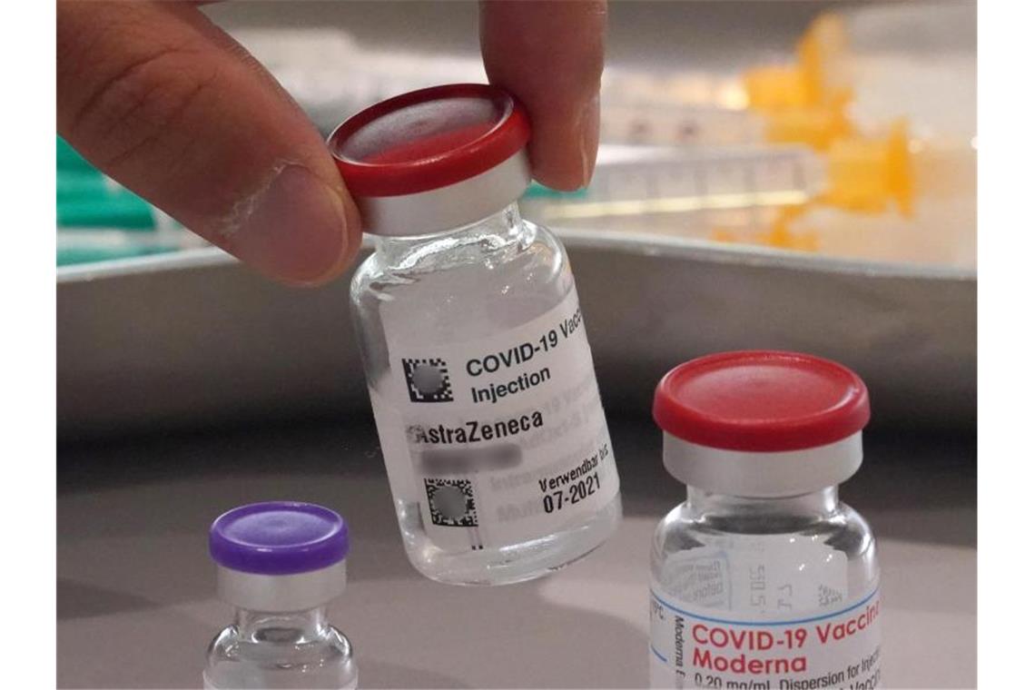 Ein Viertel der Unternehmen mit Betriebsärzten impft Impfstoffe gegen das Virus. Foto: Marcus Brandt/dpa