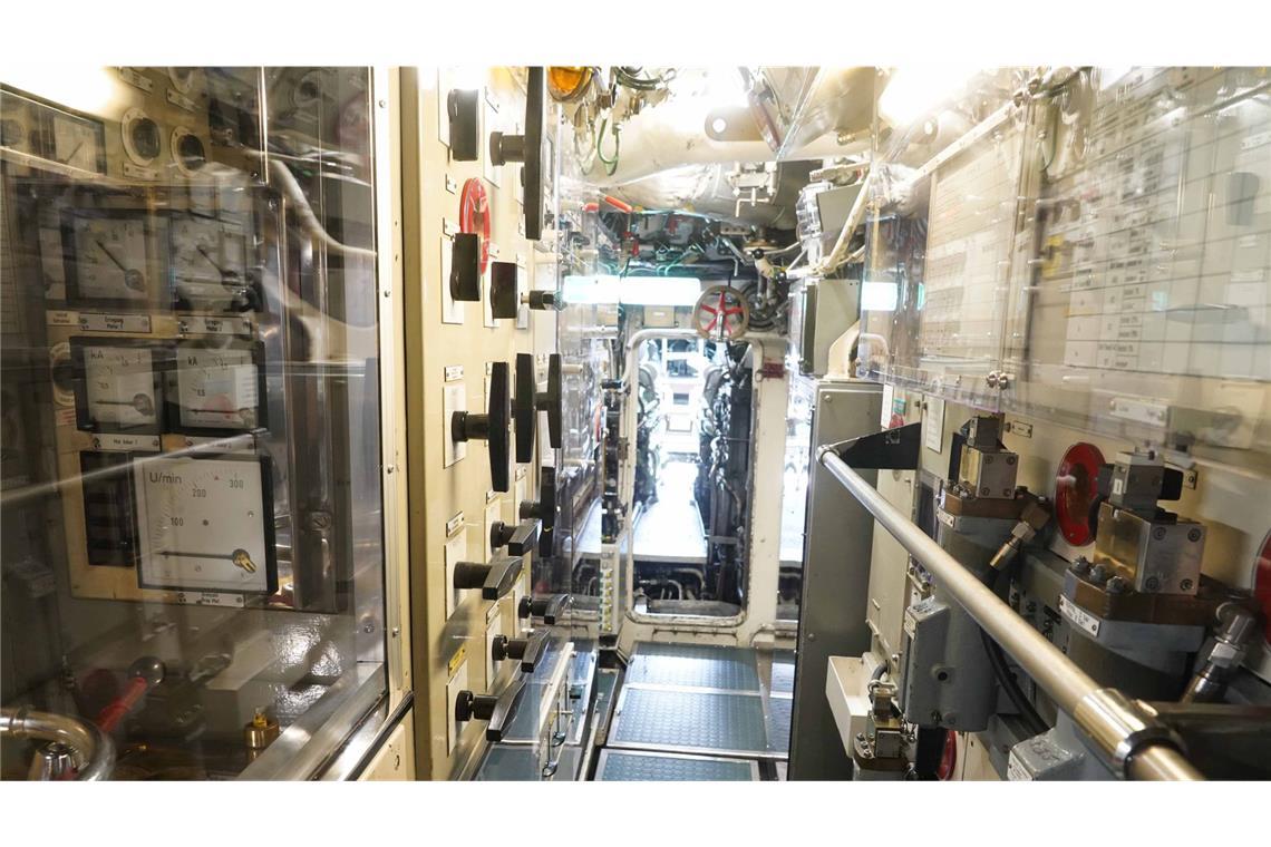 U-Boot U17 öffnet seine Luken für Besucher Impressionen des U-Boots im Technik Museum Sinsheim