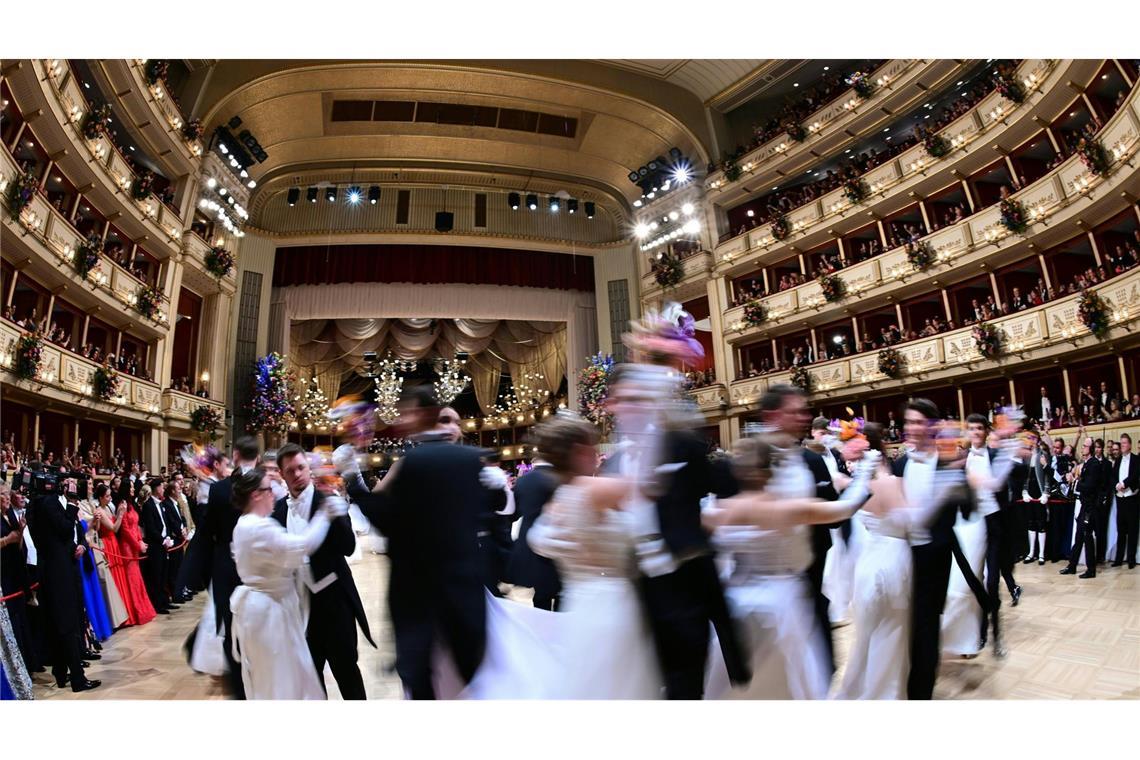 Wiener Opernball glitzert ohne Lugner mit Sternchen statt Stars Impressionen vom Opernball