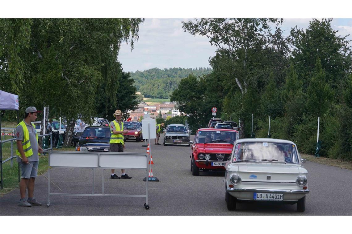 Rund 150 Oldtimer cruisen durch Baden-Württemberg Impressionen von der „Bosch Boxberg Klassik“ am Sonntag