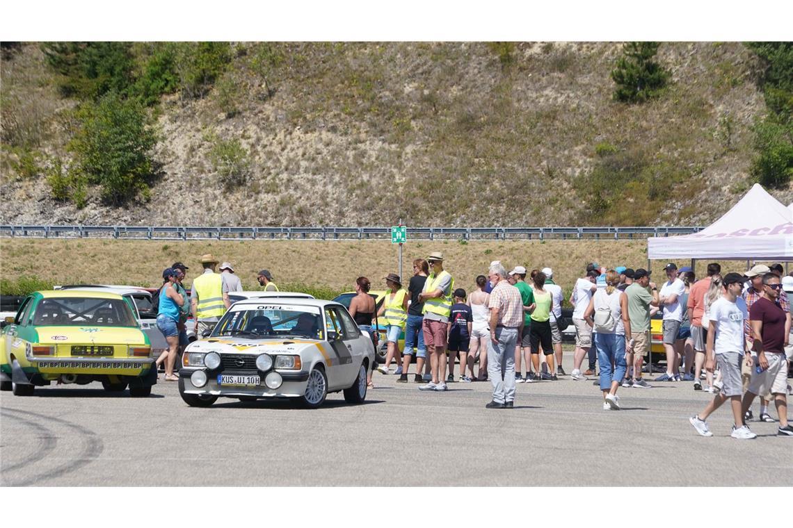 Rund 150 Oldtimer cruisen durch Baden-Württemberg Impressionen von der „Bosch Boxberg Klassik“ am Sonntag