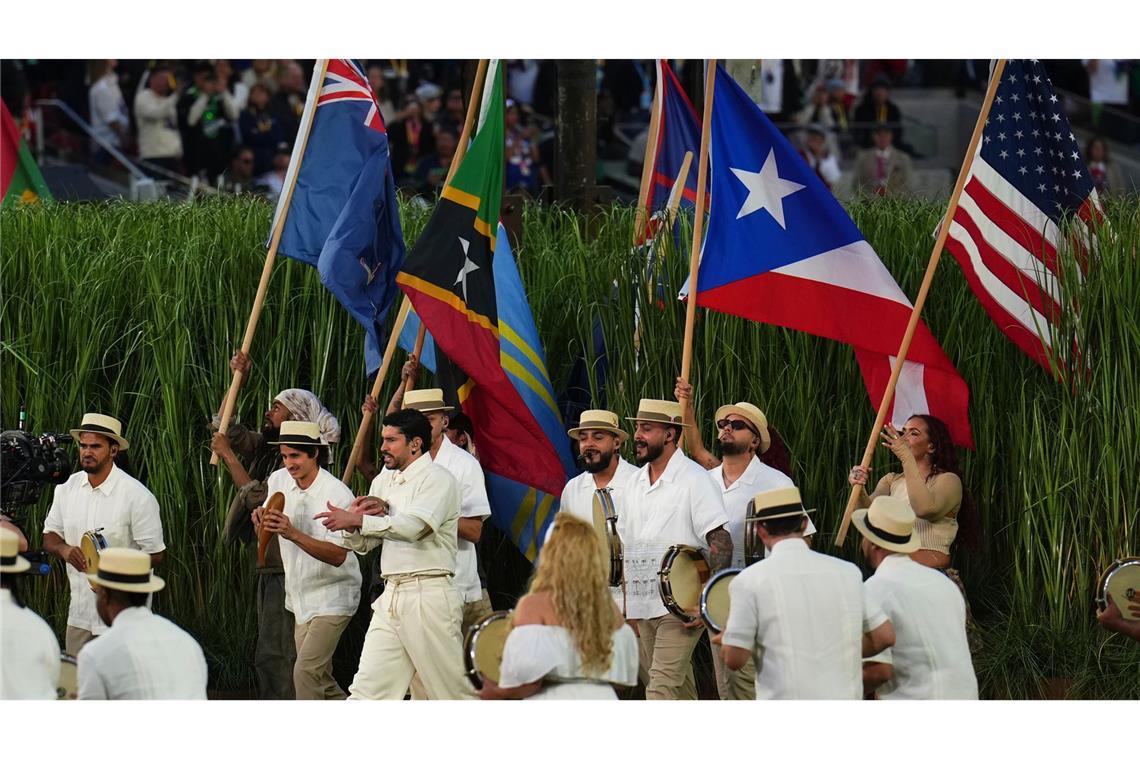 Impressionen von der Halbzeitshow beim Super Bowl 60.