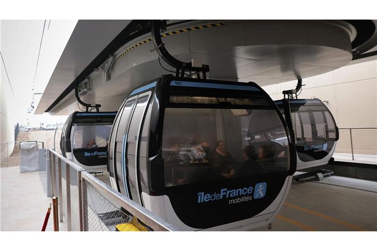 In 18 Minuten verbindet die Linie mehrere Gemeinden mit dem Pariser Metronetz.