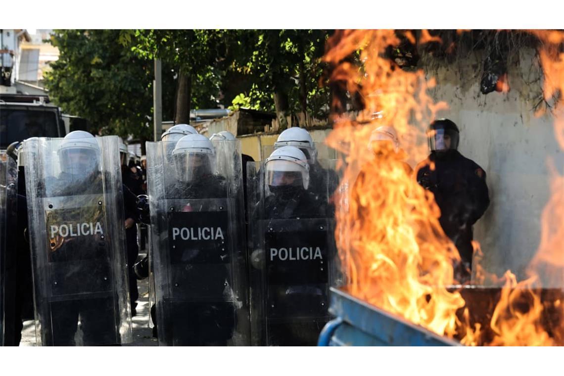 In Albaniens Hauptstadt Tirana gab es bei Demonstrationen schwere Ausschreitungen.