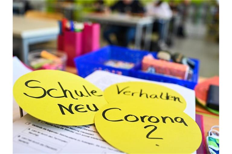 In allen Bundesländern läuft das neue Schuljahr. An den Corona-Plänen gibt es jedoch starke Zweifel. Foto: Felix Kästle/dpa