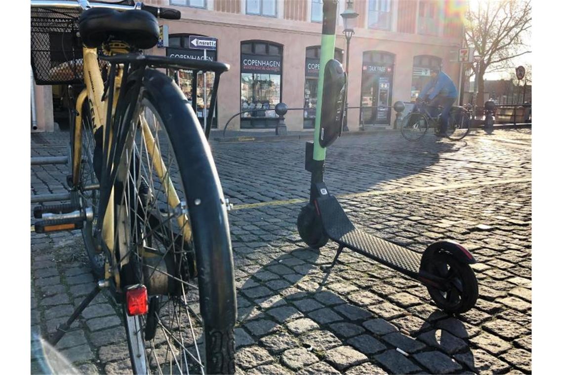 In anderen europäischen Ländern - wie hier in Dänemarks Hauptstadt Kopenhagen - sind „E-Scooter“ bereits zugelassen. Foto: Steffen Trumpf