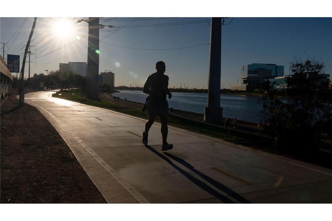 In Arizona sind die frühen Morgenstunden aktuell die beste Zeit für körperliche Anstrengungen, bevor die Temperaturen am Tag der 40-Grad-Marke entgegenklettern.