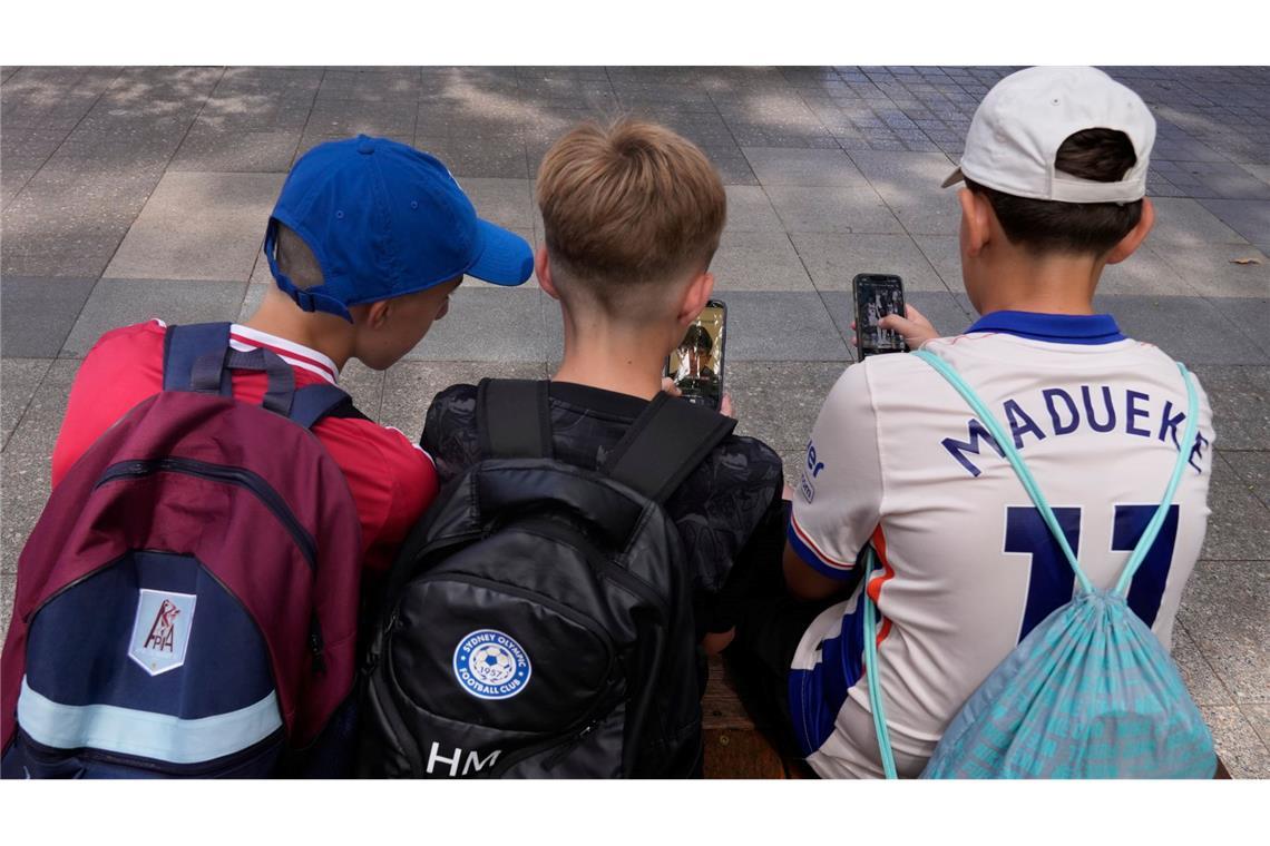 In Australien dürfen Kinder und Jugendliche unter 16 Jahren keine eigenen Konten mehr auf vielen großen Social-Media-Plattformen besitzen. (Archivbild)