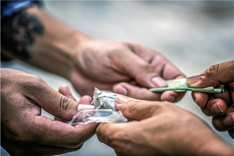 In Backnanger Asylbewerberunterkünften wurde auch immer wieder mit Drogen gehandelt.Symbolfoto: Stock Adobe/Boonchai