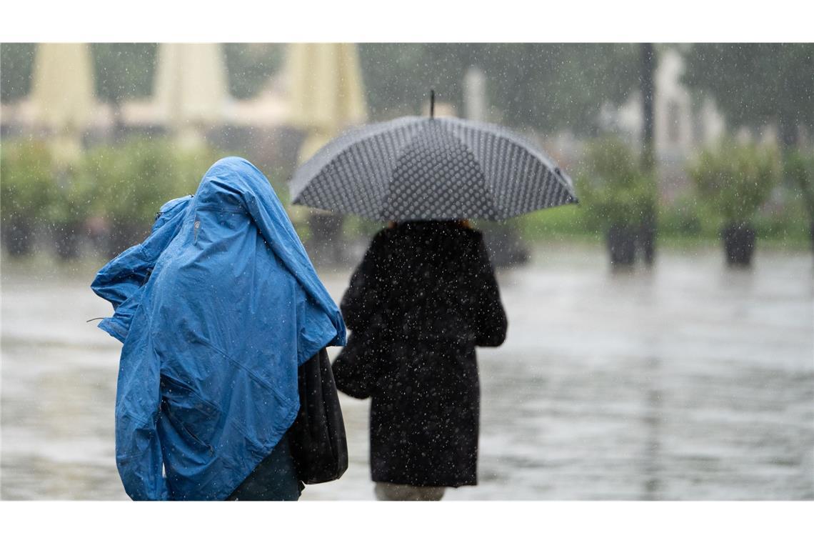 Tief „Karlheinz“ bringt weiter Starkregen und Gewitter in den Südwesten In Baden-Württemberg soll es am Wochenende weiter zu Starkregen kommen. (Symbolfoto)