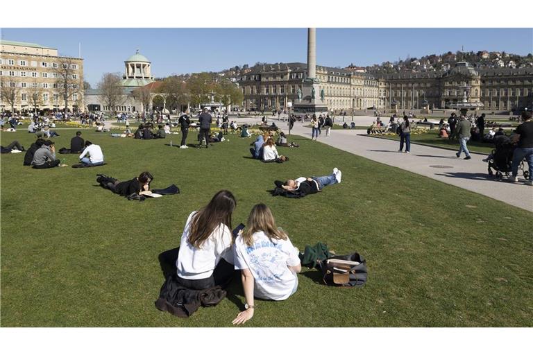 In Baden-Württemberg zeigt sich das Wetter zum Start ins Wochenende zunächst von seiner freundlichen Seite. (Archivbild)