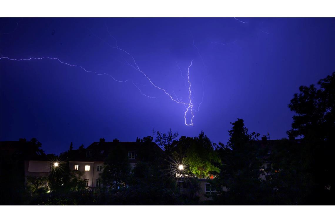 Zur Hitzewelle kommt die Unwettergefahr