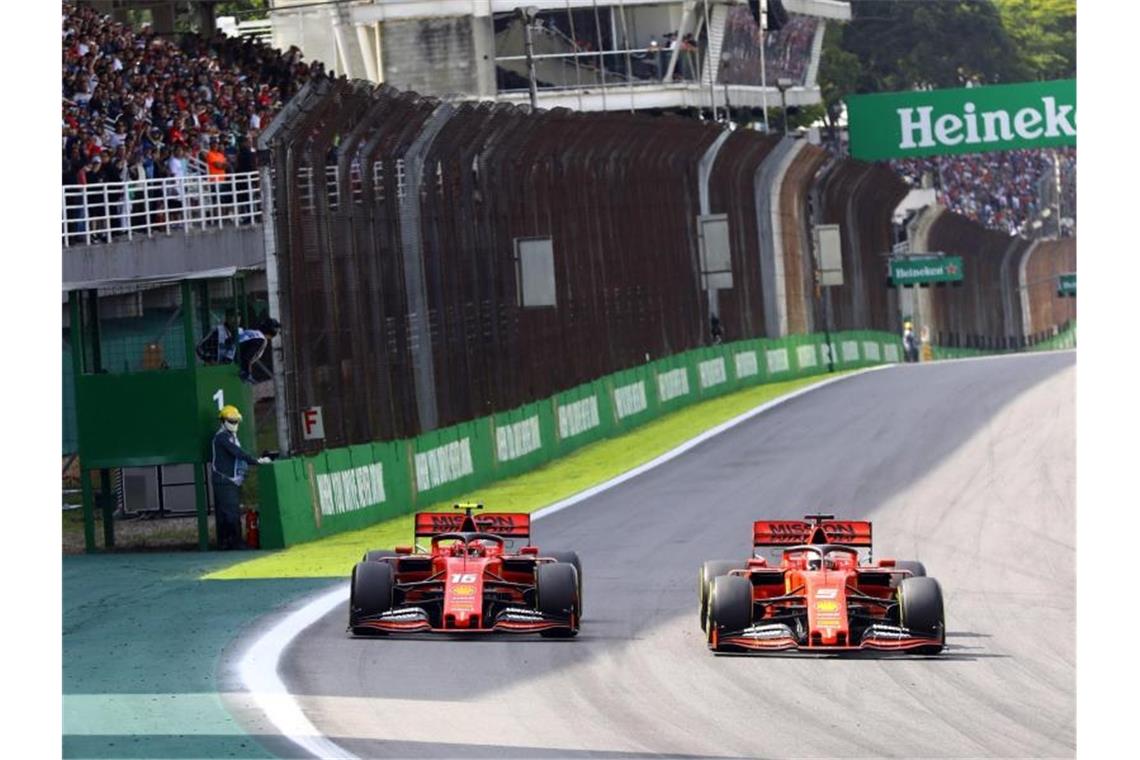 In Brasilien krachten die Ferrari-Piloten Sebastian Vettel (r) und Charles Leclerc zusammen. Foto: Photo4/Lapresse/Lapresse via ZUMA Press/dpa