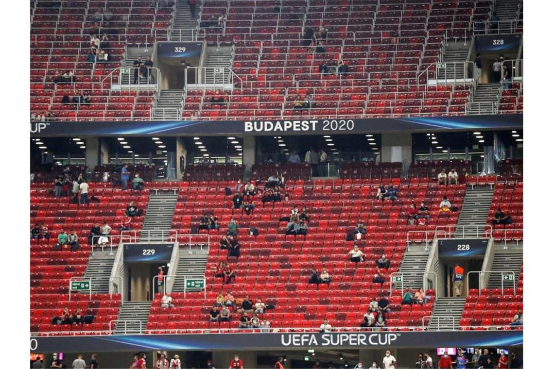 In Budapest waren trotz der Corona-Krise Fans auf der Tribüne zugelassen. Foto: Bernadett Szabo/Reuters Pool/AP/dpa