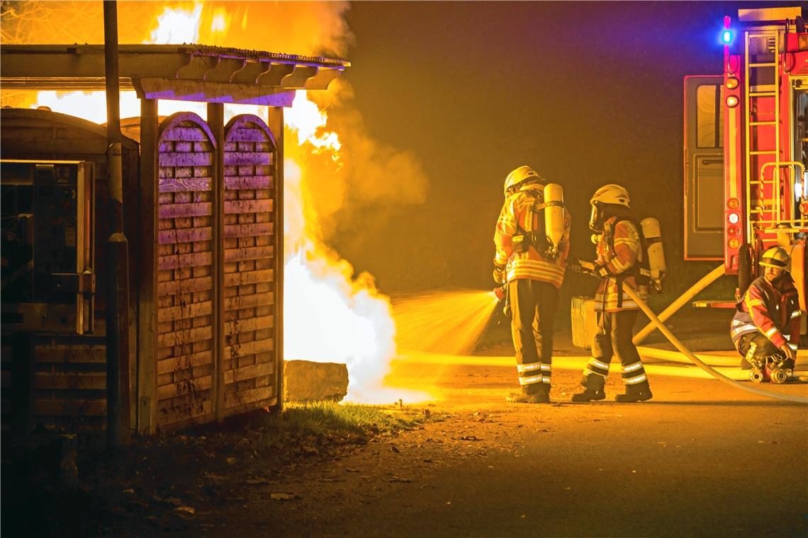 Viele, aber meist nur kleine Einsätze In Burgstall brannte ein Papiercontainer. Foto: Beytekin