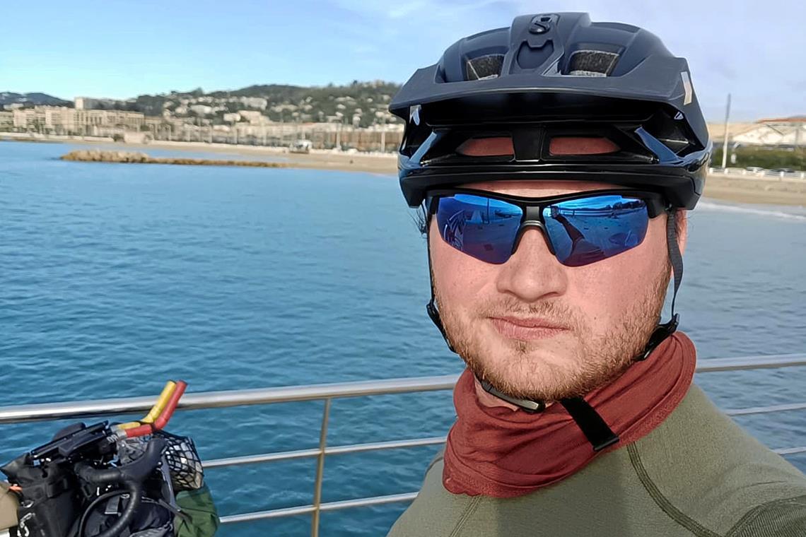 In Cannes lässt er die Alpen hinter sich und genießt den Blick aufs Meer. Foto: privat