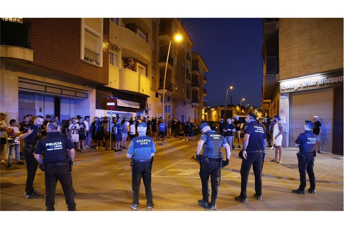 Ausschreitungen gegen Migranten in spanischem Ort In dem spanischen Ort Torre Pacheco kam es zu Ausschreitungen.