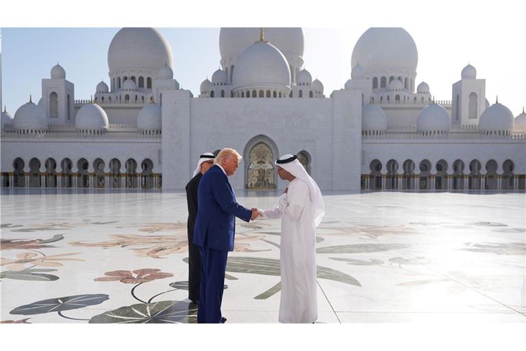 In den Emiraten besuchte US-Präsident Trump die Große Scheich Sajid-Moschee - eine der größten weltweit.