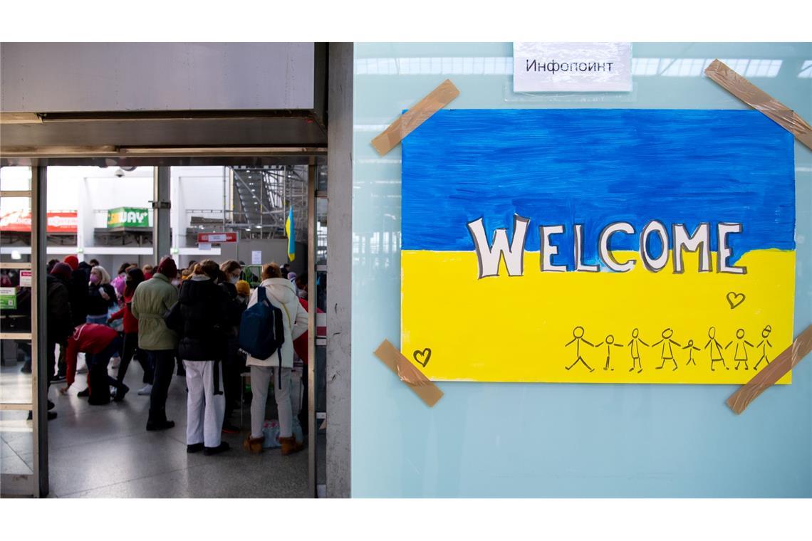 Mehr Ukraine-Flüchtlinge in Deutschland - neue Reiseregelung In den ersten Kriegsmonaten, als die ersten Flüchtlinge ankamen, war die Hilfsbereitschaft vielerorts groß. (Archivfoto