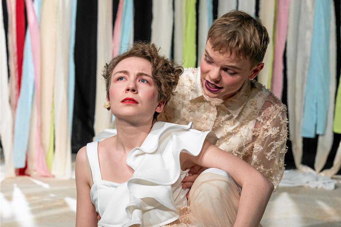 In den Hauptrollen sind Annalena Ceskutti und Peter Schock zu sehen. Foto: Alexander Becher