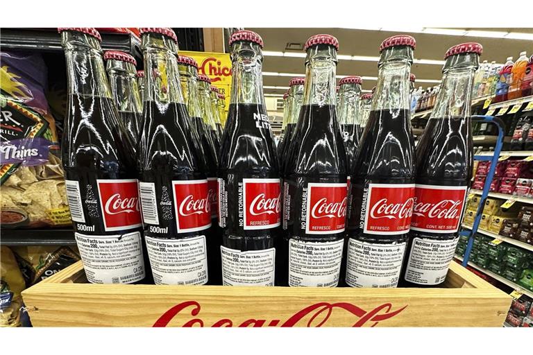 In den USA kann man zum Teil mexikanische Coca-Cola mit Zuckerrohr kaufen.