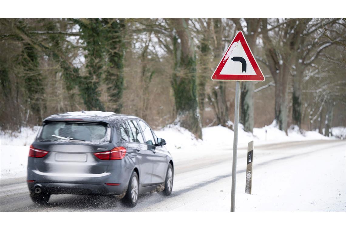 In den vergangenen Tagen hatte bereits der Wintersturm "Elli" vielerorts für gefährliche Glätte und zahlreiche Unfälle gesorgt.