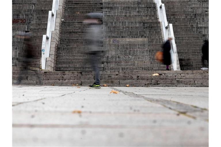 In den vergangenen Tagen ist die Zahl der registrierten Neuinfektionen in Deutschland wieder angestiegen. Foto: Marijan Murat/dpa