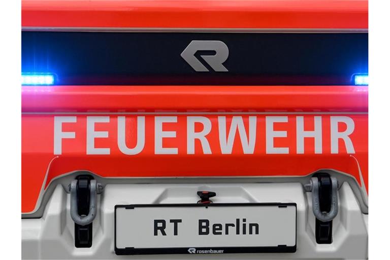 In den vergangenen zehn Jahren wurde fast 40 Mal in Wachen oder Fahrzeuge der Berliner Feuerwehr eingebrochen. Foto: Britta Pedersen/dpa-Zentralbild/dpa