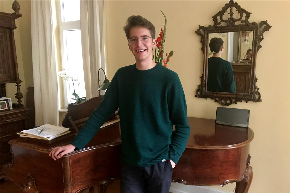 Die Chorallen unter neuer Leitung In der aktuellen Situation, in der Gregor Jenne nicht mit den Chorsängerinnen bei einer gemeinsamen Probe üben kann, schickt er den Chormitgliedern Übe-Files nach Hause. Foto: privat
