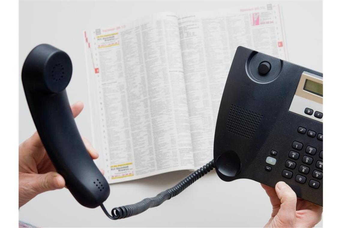 Viele junge Leute verzichten komplett auf Festnetztelefon In der Altersgruppe 18 bis 29 liegt der Anteil der Menschen, die daheim nie ihren Festnetzanschluss nutzen oder gar keinen haben, einer Umfrage zufolge bei 40 Prozent. (Symbolfoto). Foto: picture alliance / dpa